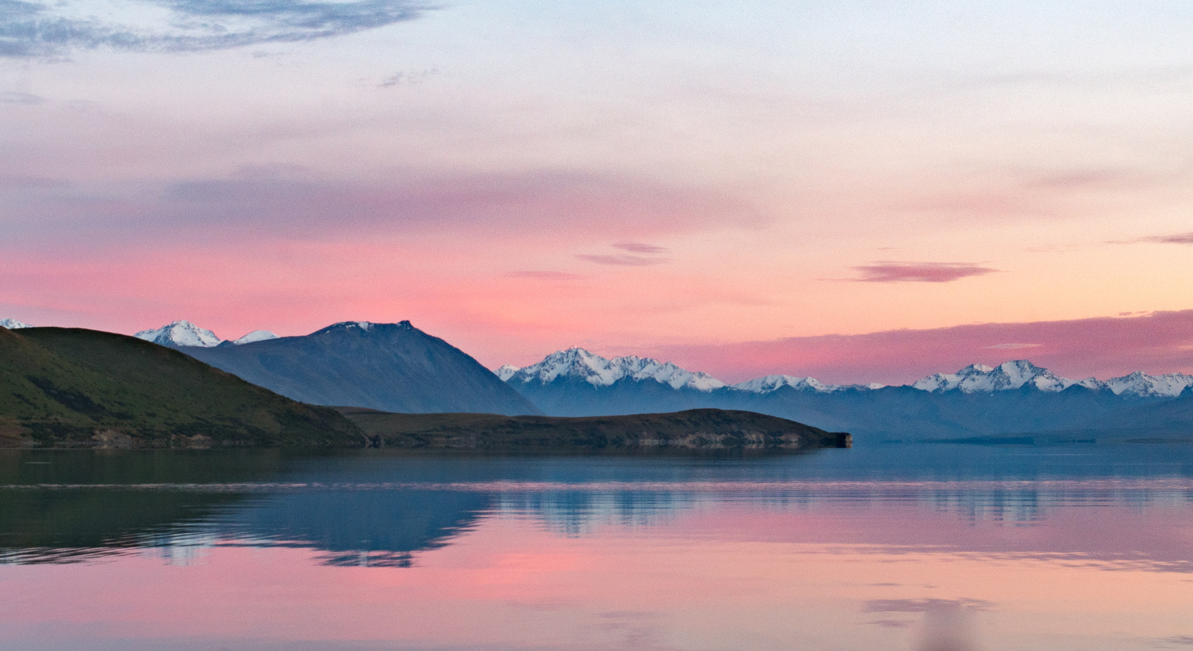 新西兰是一个充满滤镜般风景的国度,特卡波湖,奥克兰,皮哈海滩等地的