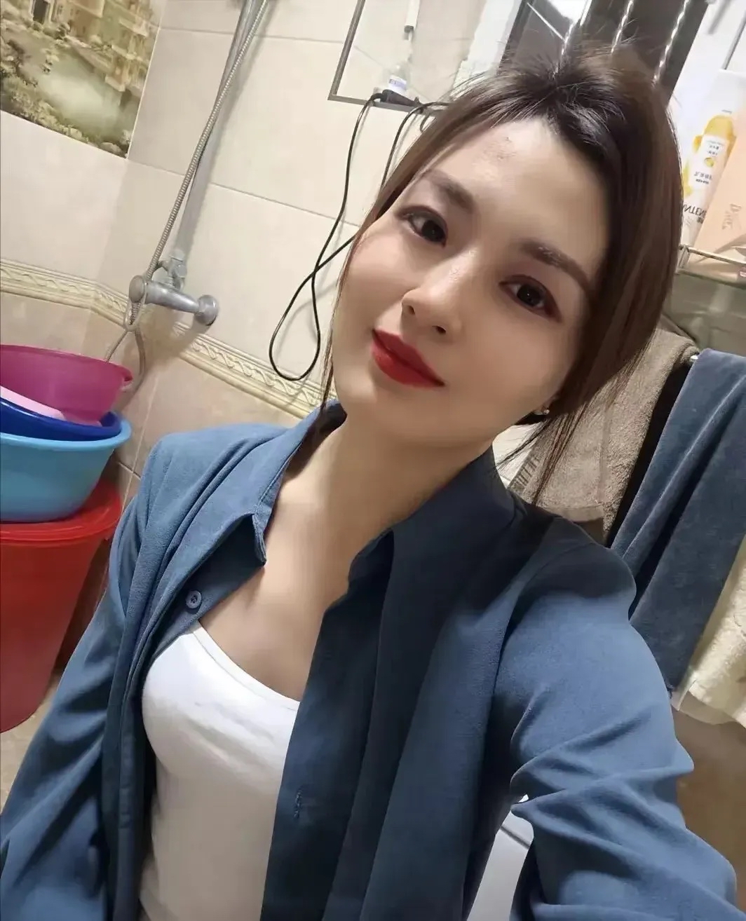 侄女今年28岁,长得很漂亮