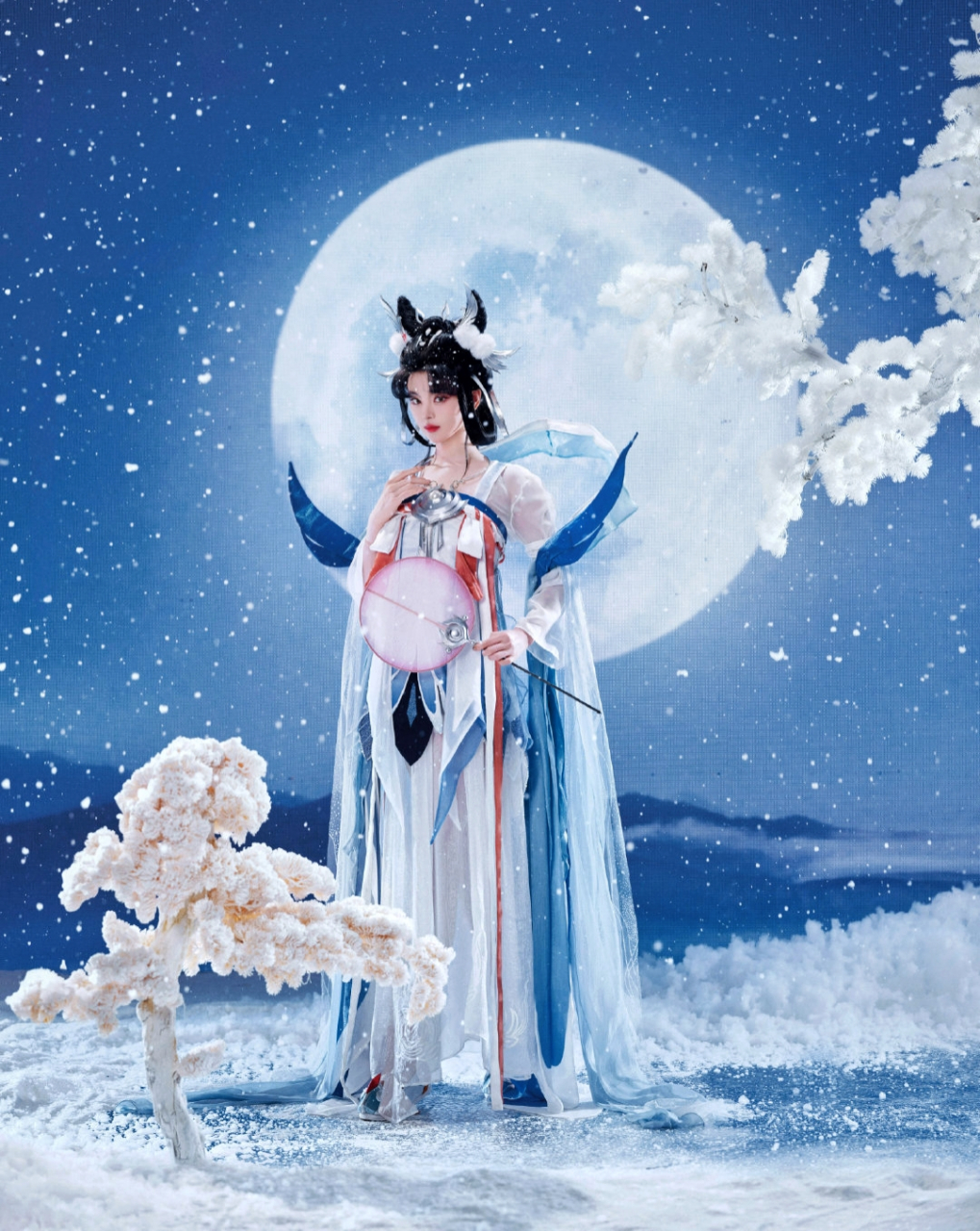 杨超越cos的嫦娥,超级美.