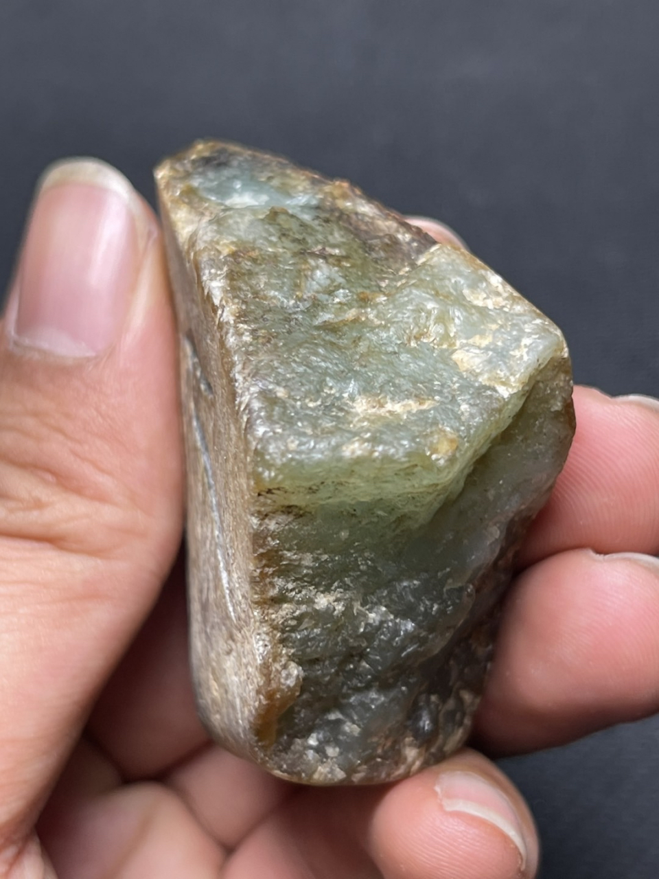 缅甸翡翠原石 106克大马坎水石断口晴糯冰 #翡翠原石# #翡翠珠宝