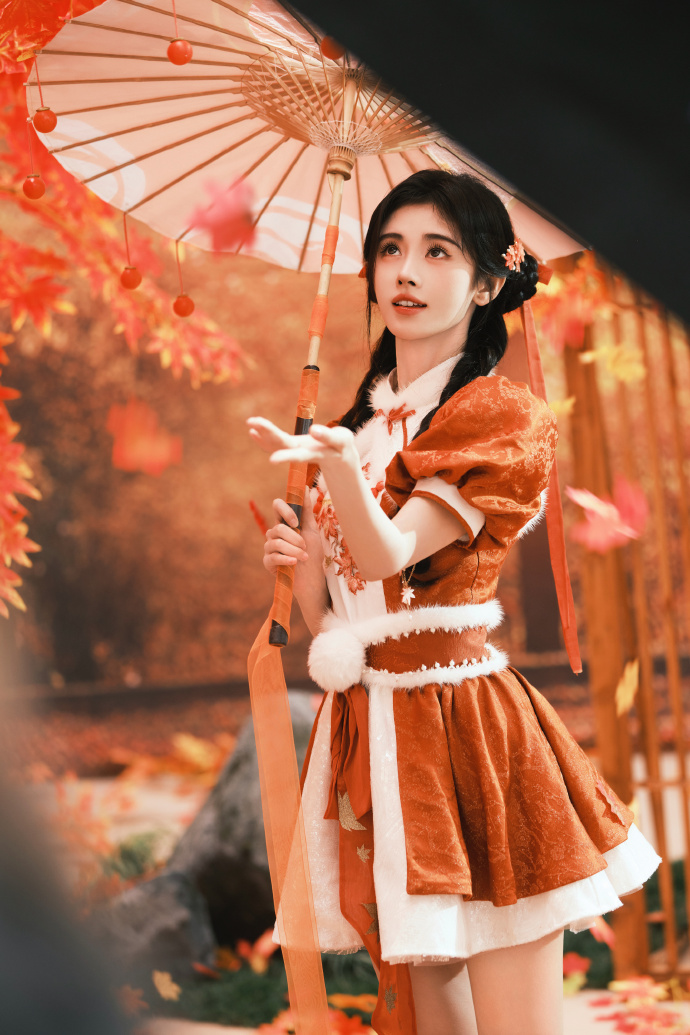 鞠婧祎不愧为时髦精!汉服穿搭穿搭出个人风格,展现古典韵味