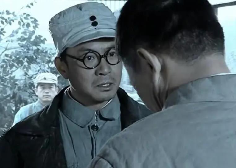 给李云龙一个师他敢打太原若给丁伟一个师呢后果更严重