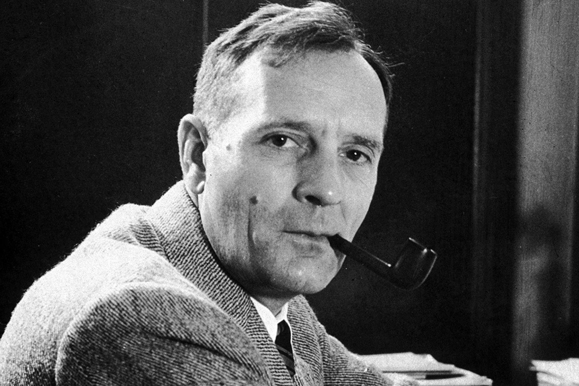 1929年对天文学来说是个很重要的年份,因为在这一年埃德温.哈勃发现: