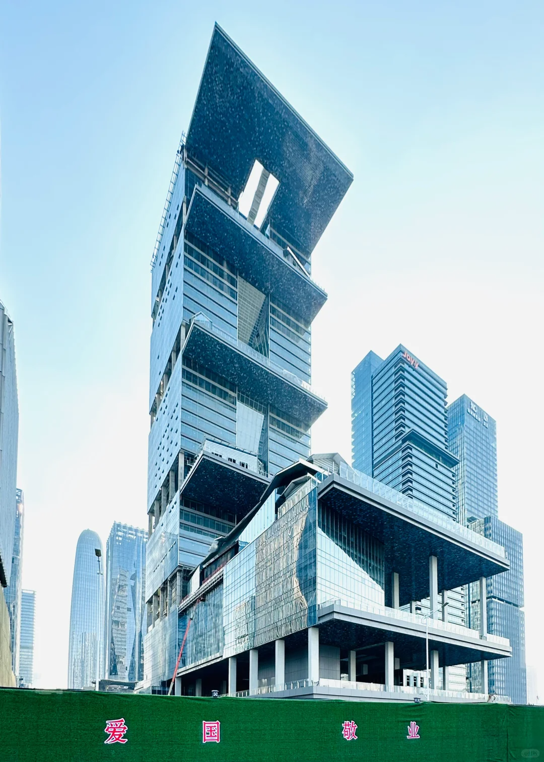 腾讯广州总部大厦即将建成,酷似火箭发射台