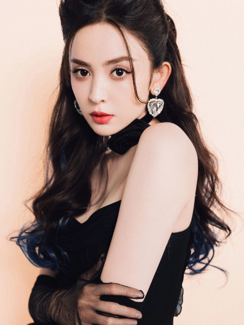 古力娜扎综艺感爆棚,笨蛋美女实锤!