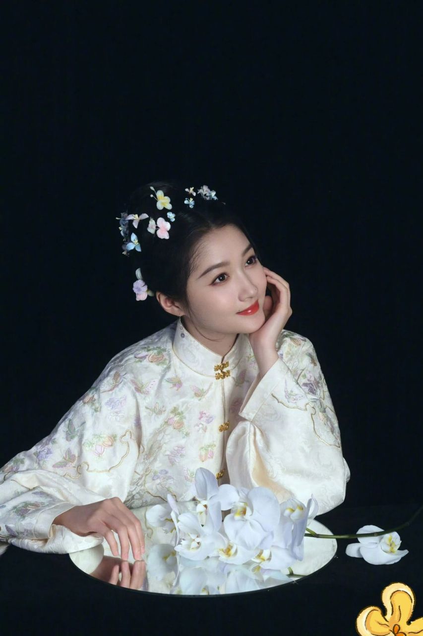 古装剧中的汉服魅力:从舞台到日常!