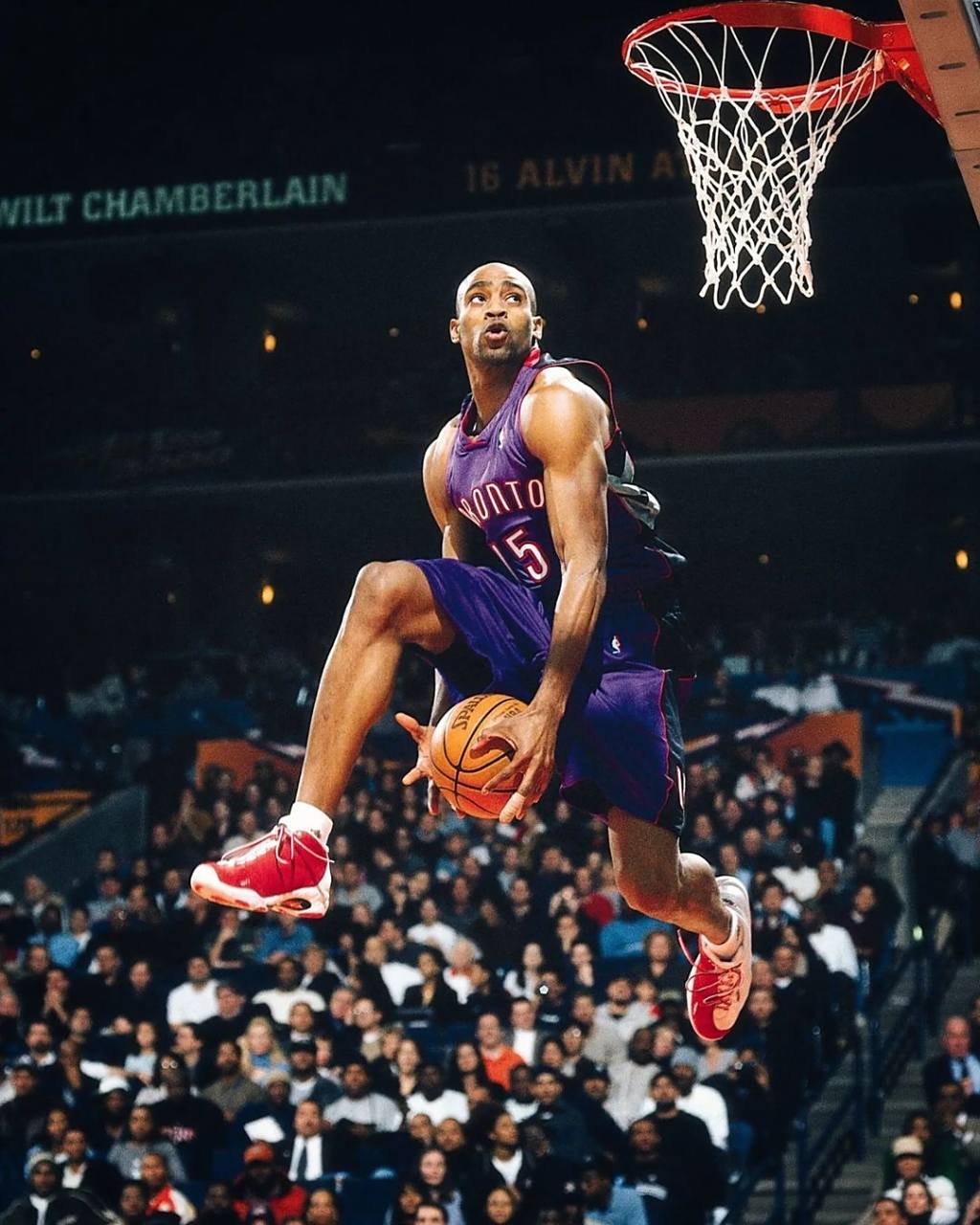 24年前的今天,奥克兰球馆,23岁的文斯