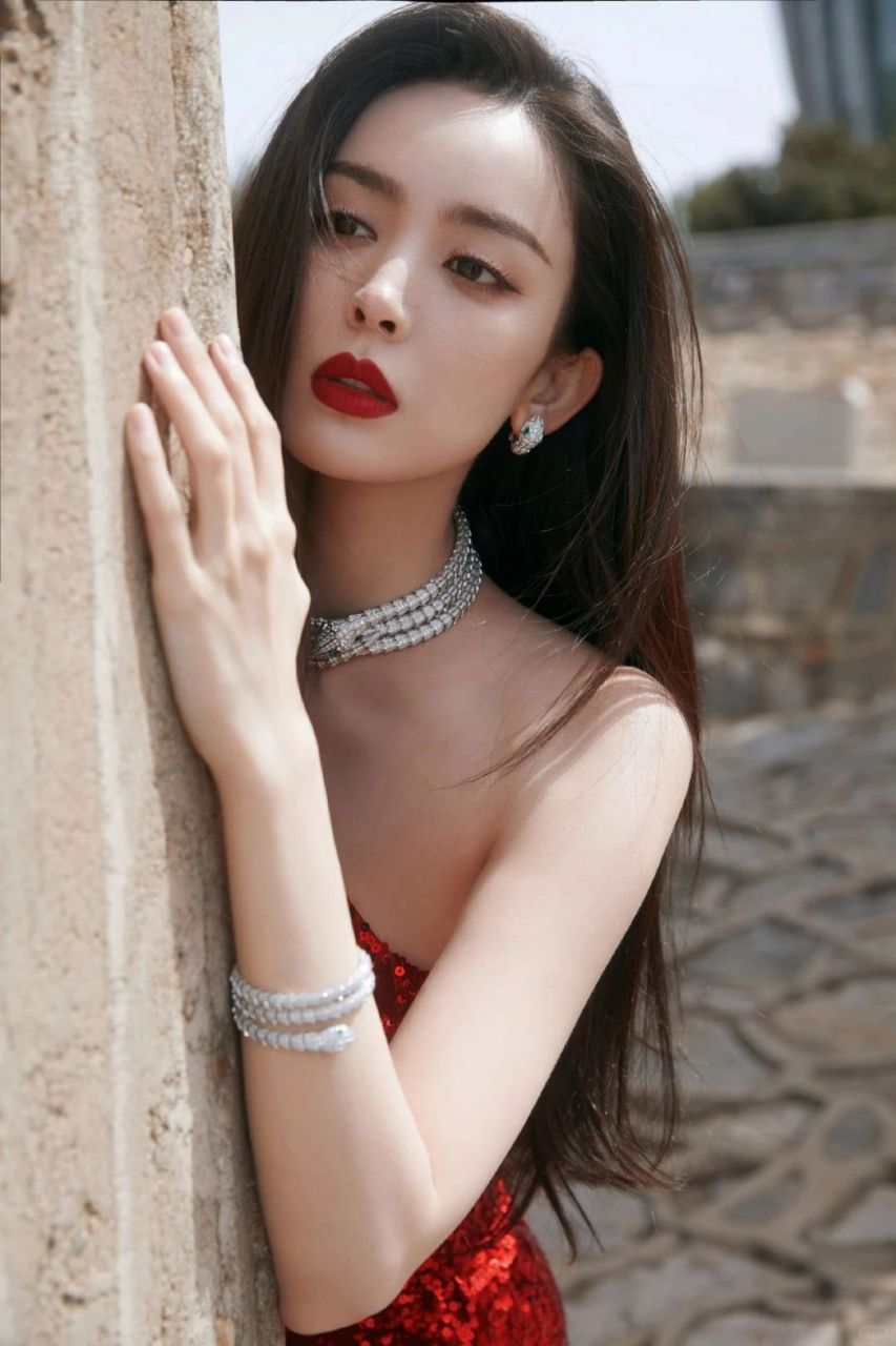 古力娜扎:日常生活中的闪光之星!