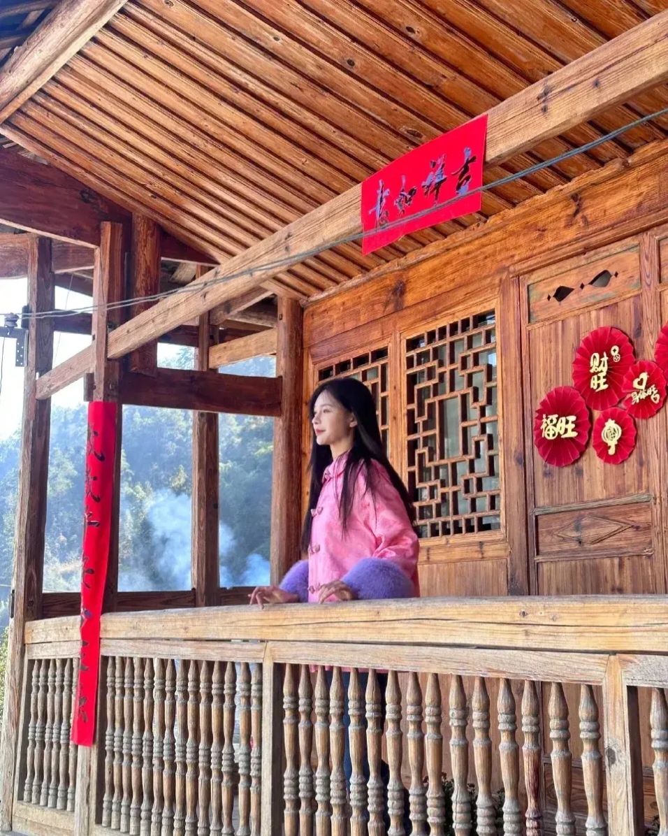 杜海涛沈梦辰回老家过年! 2月11日,沈梦辰晒出多张在老家过年的照片