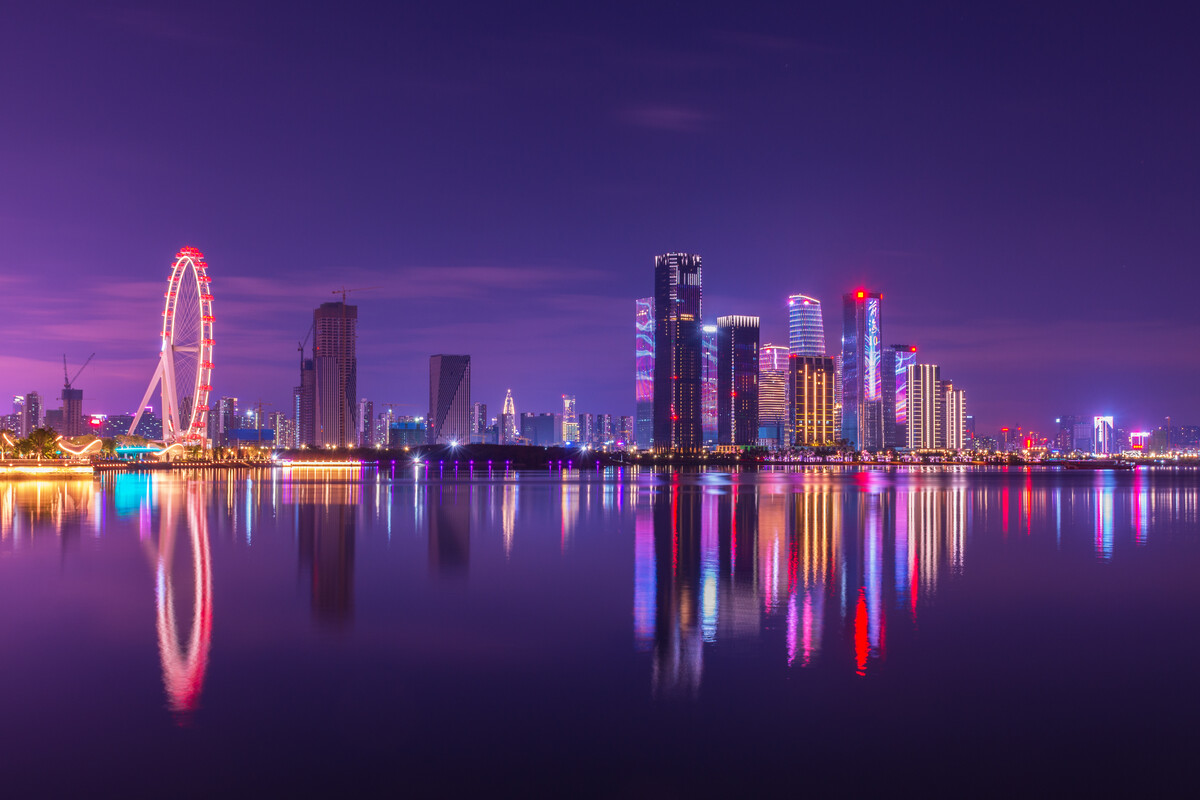 深圳前海湾:海滨风光,美食与特产的完美交融,打造独特旅游体验