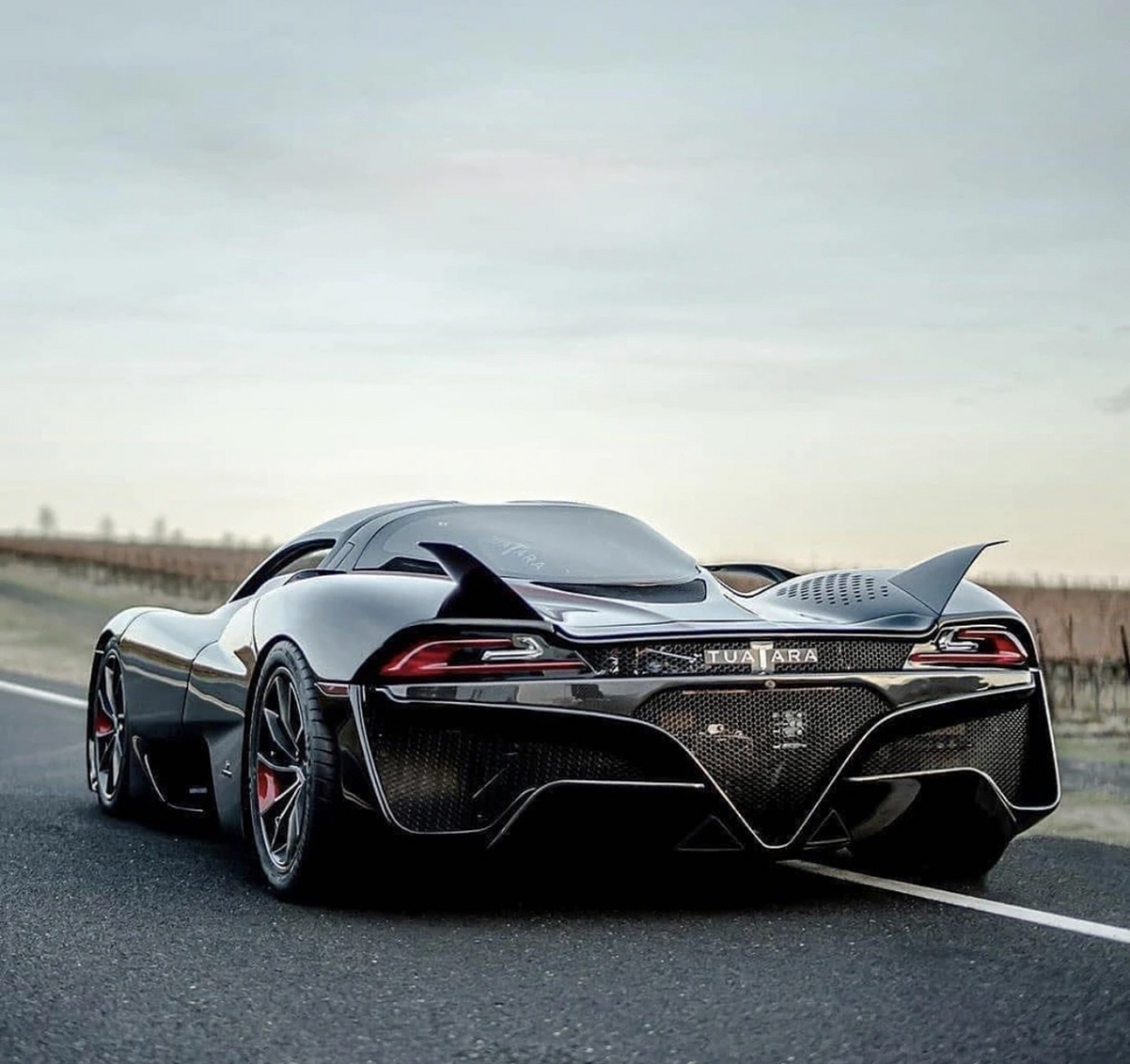 全球量产时速最高的超跑就是它👇,西贝尔ssc最高时速508公里,零百