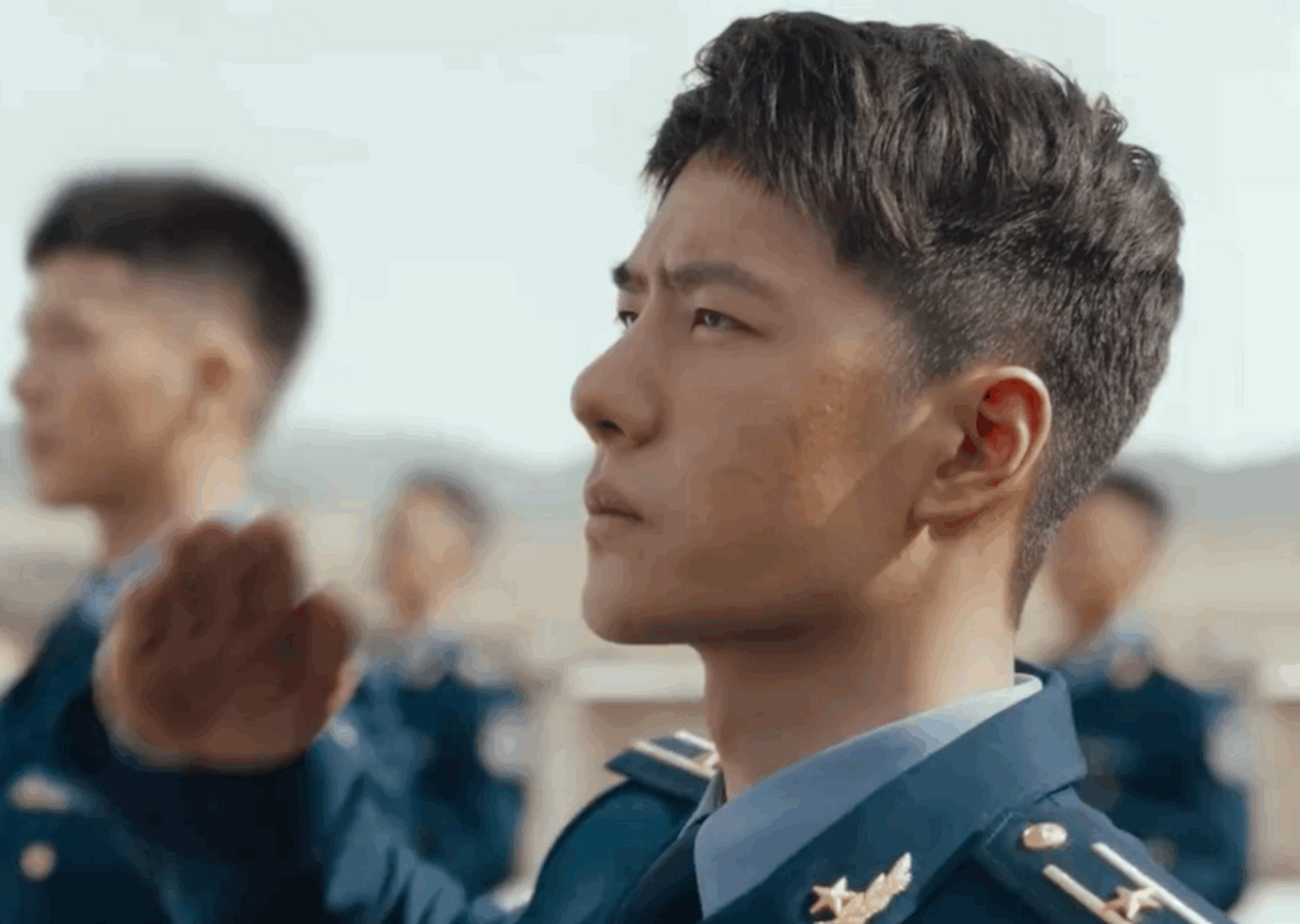 2023中国银幕风云榜年度新人演员:王一博 上榜理由:一体多面可塑性强