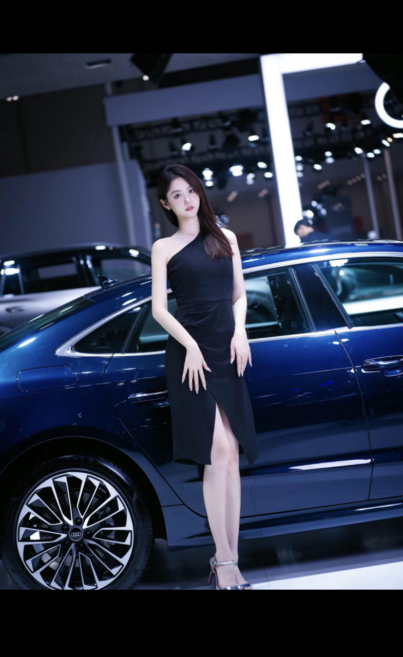 网红美女车模 碳烤小冰块 山东青岛人,身高177,水瓶座,网红美女车模.