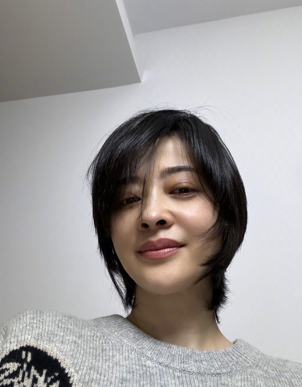 新的一年,从头开始,新发型…@梅婷