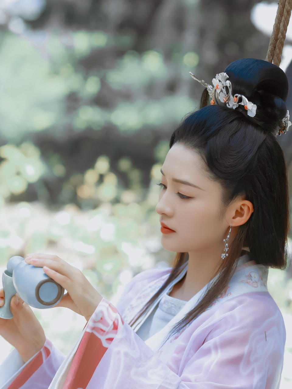 李沁,这位1990年9月27日出生于江苏省苏州市昆山市巴城镇的美女演员