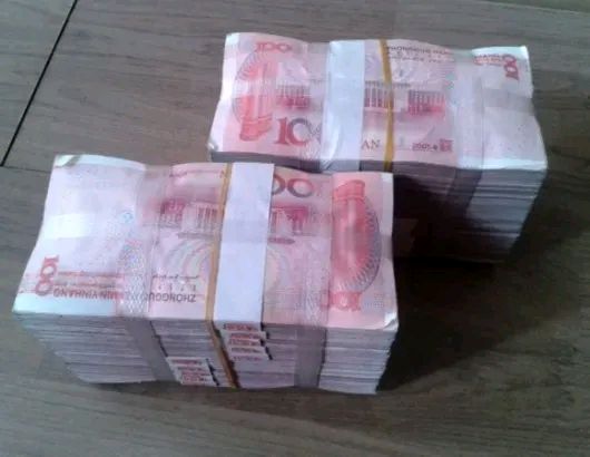 说他家孩子现在正在外边做大生意, 资金方面出现不够了, 需要周转