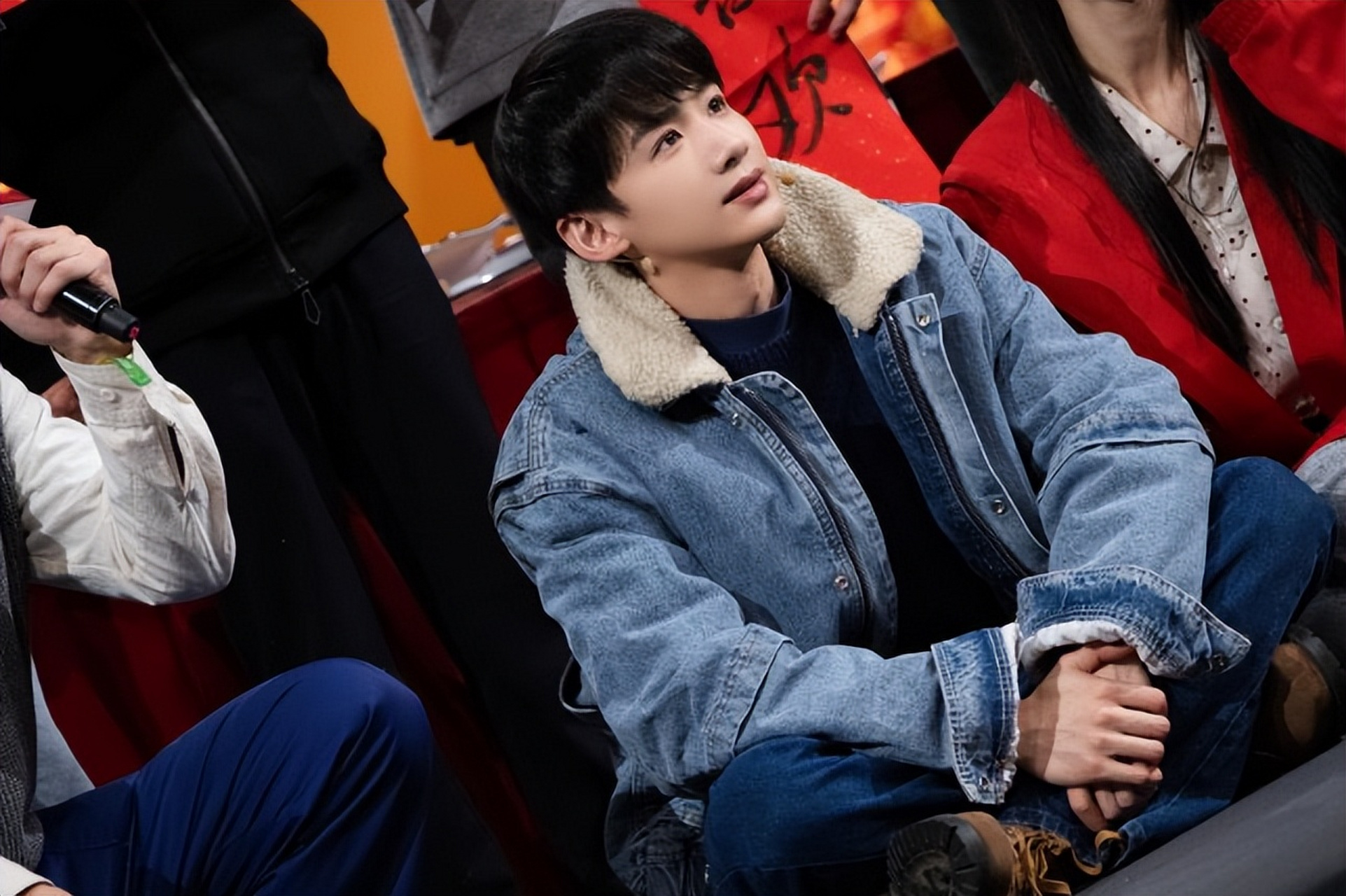 白敬亭在央视春晚上被质疑耍心眼抢风头,导致路人缘崩塌.