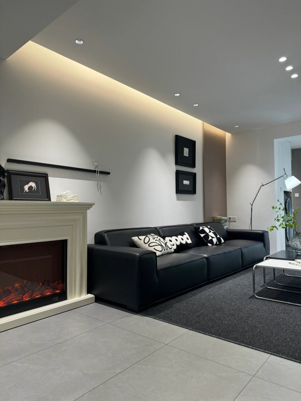 黑白灰极简风装修好了  误打误撞装出的黑白灰客厅,简直是我的梦中情