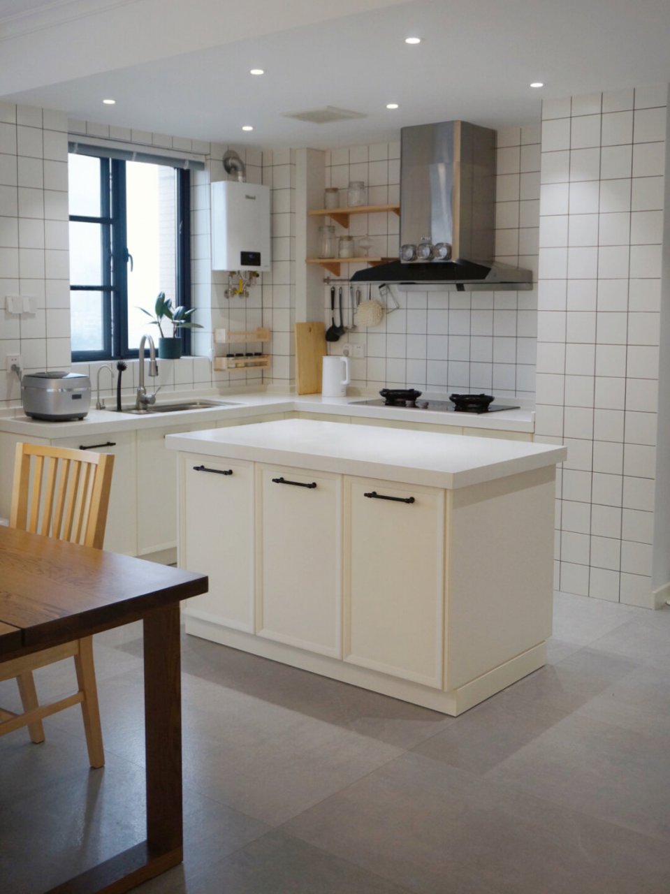 我挚爱清爽的开放式厨房 开放式厨房 中岛是必不可少的 既能提高操作