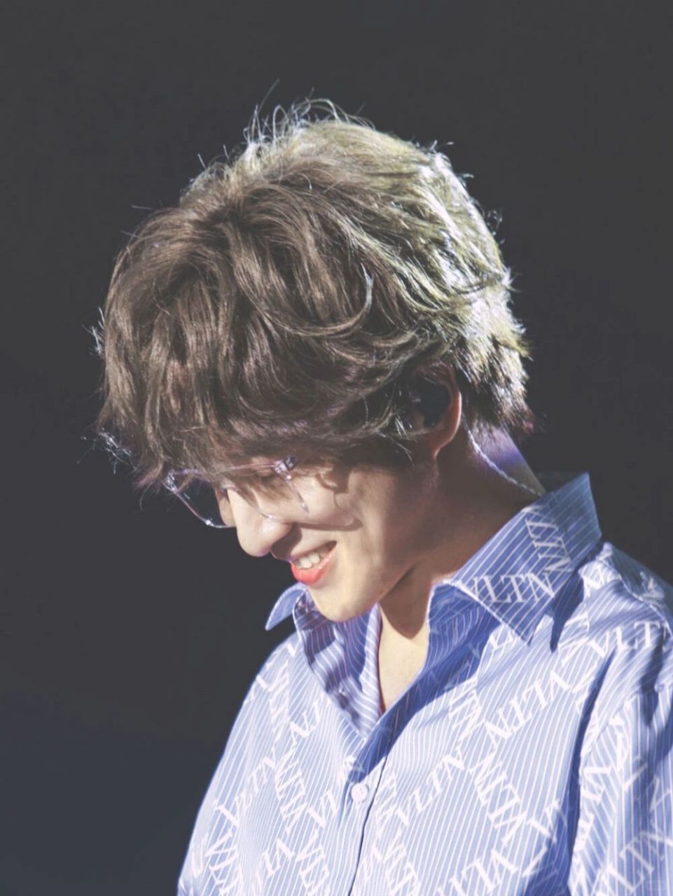 薛之谦侧颜热议,日常生活中的小确幸!