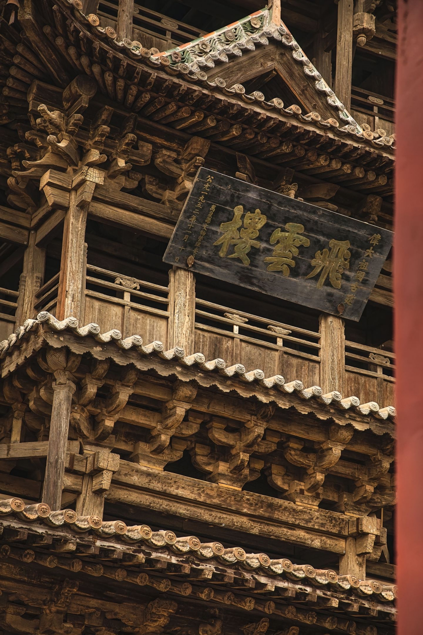古建筑是凝结的音乐,绝美的纯木构自带一种韵律和节奏.