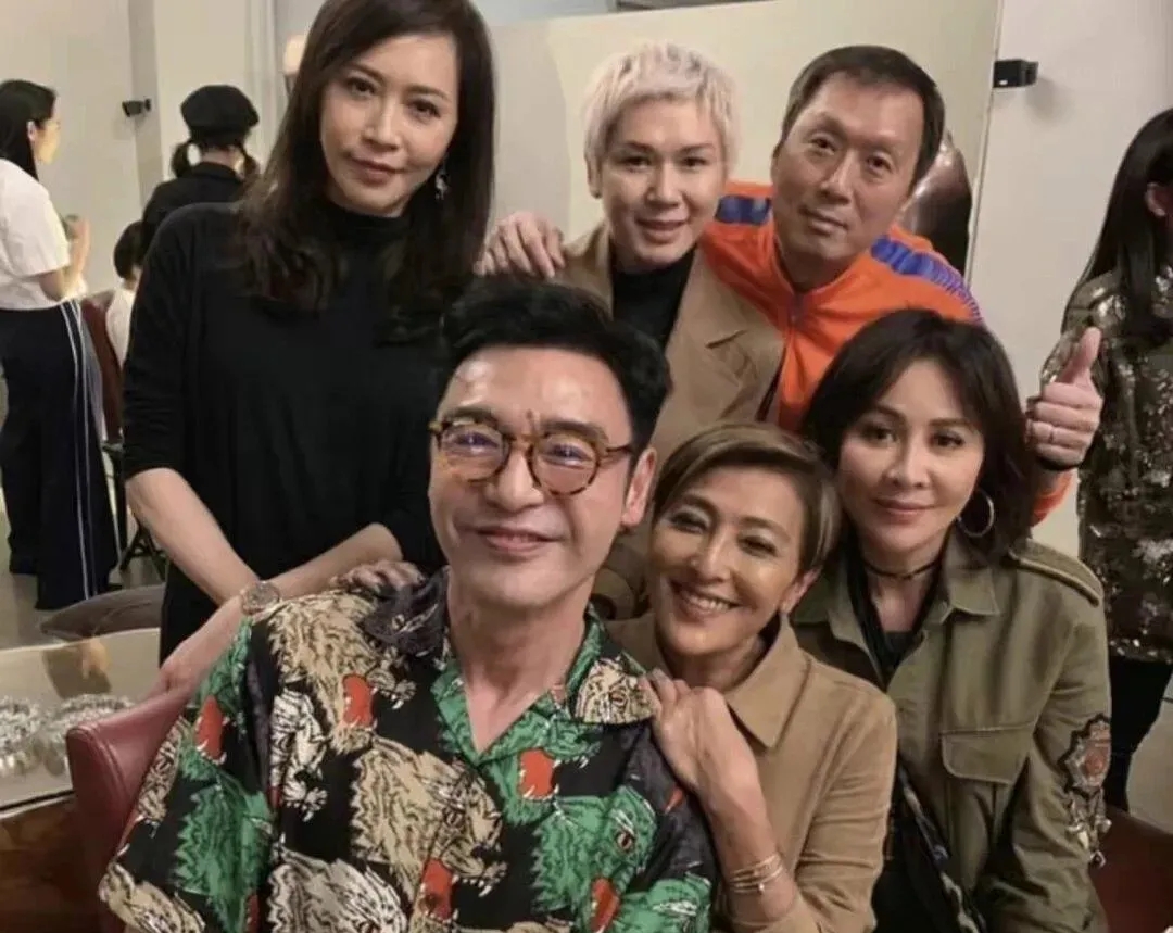 钟镇涛71岁生日,关之琳顾纪筠到场祝贺