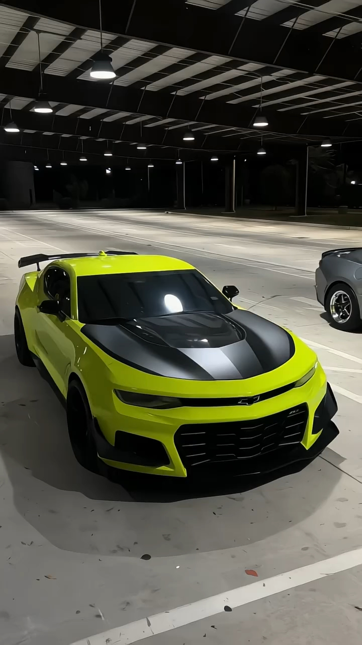 这辆雪佛兰科迈罗你觉得怎么样