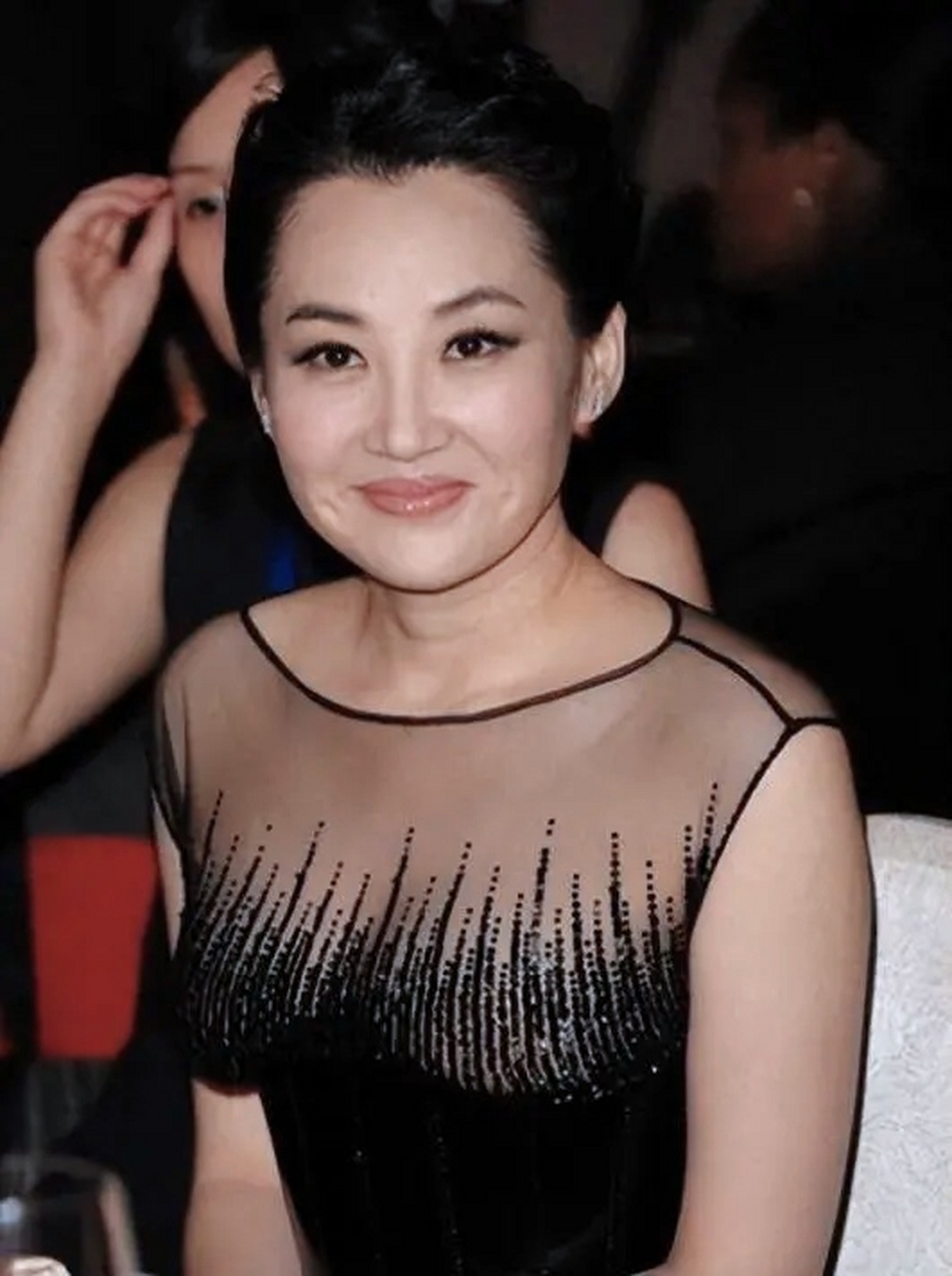 梨涡女神许晴,爱情面前绝不将就自己 影星许晴的美总是散发着一种端庄