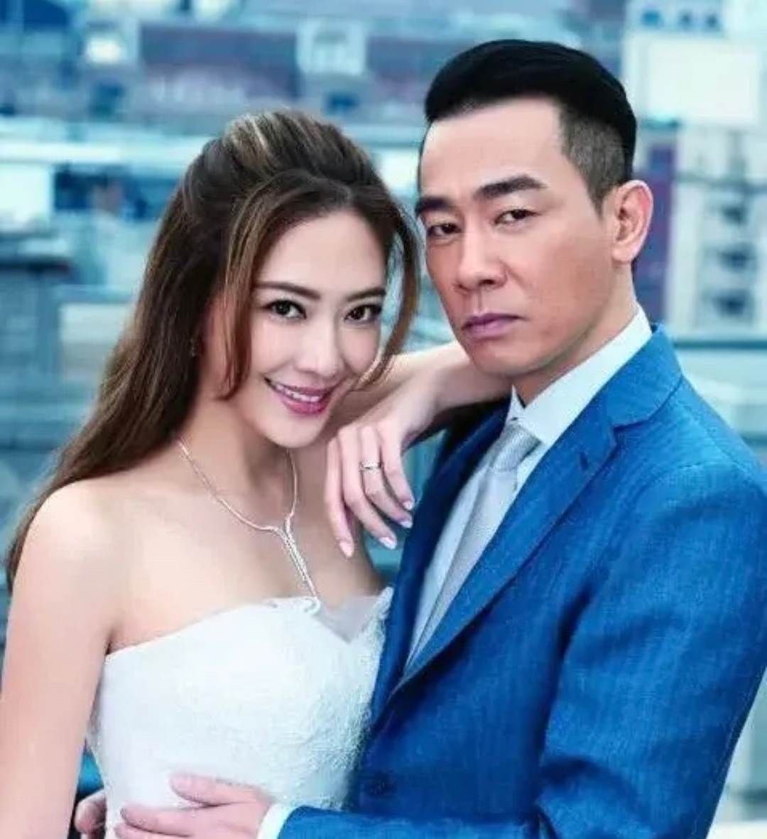 应采儿和陈小春庆祝结婚14周年,甜蜜合影引发网友热议!