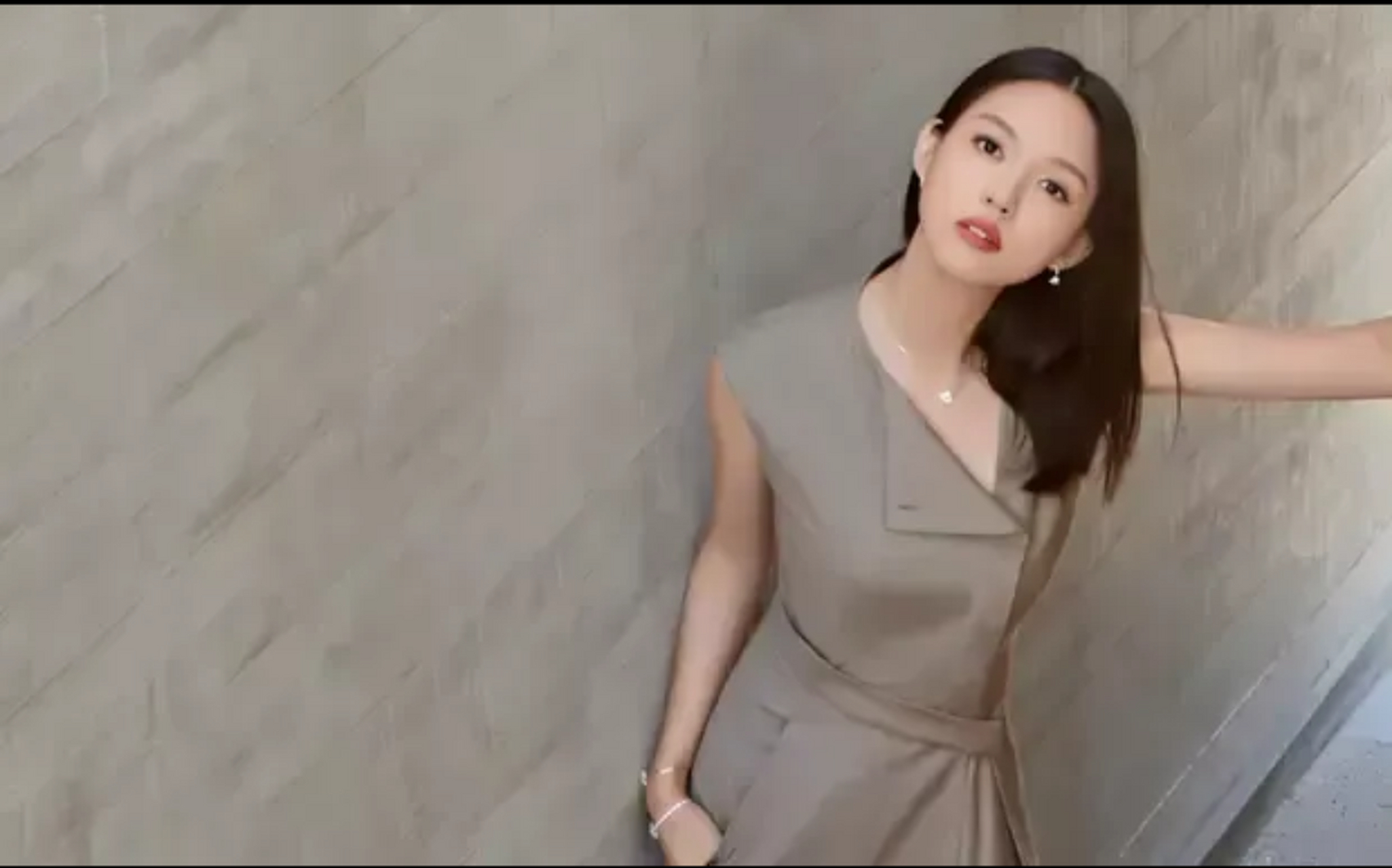 张梓琳:世界第一美女,真人美过李嘉欣,拒嫁豪门,却嫁给爱情  众所周知