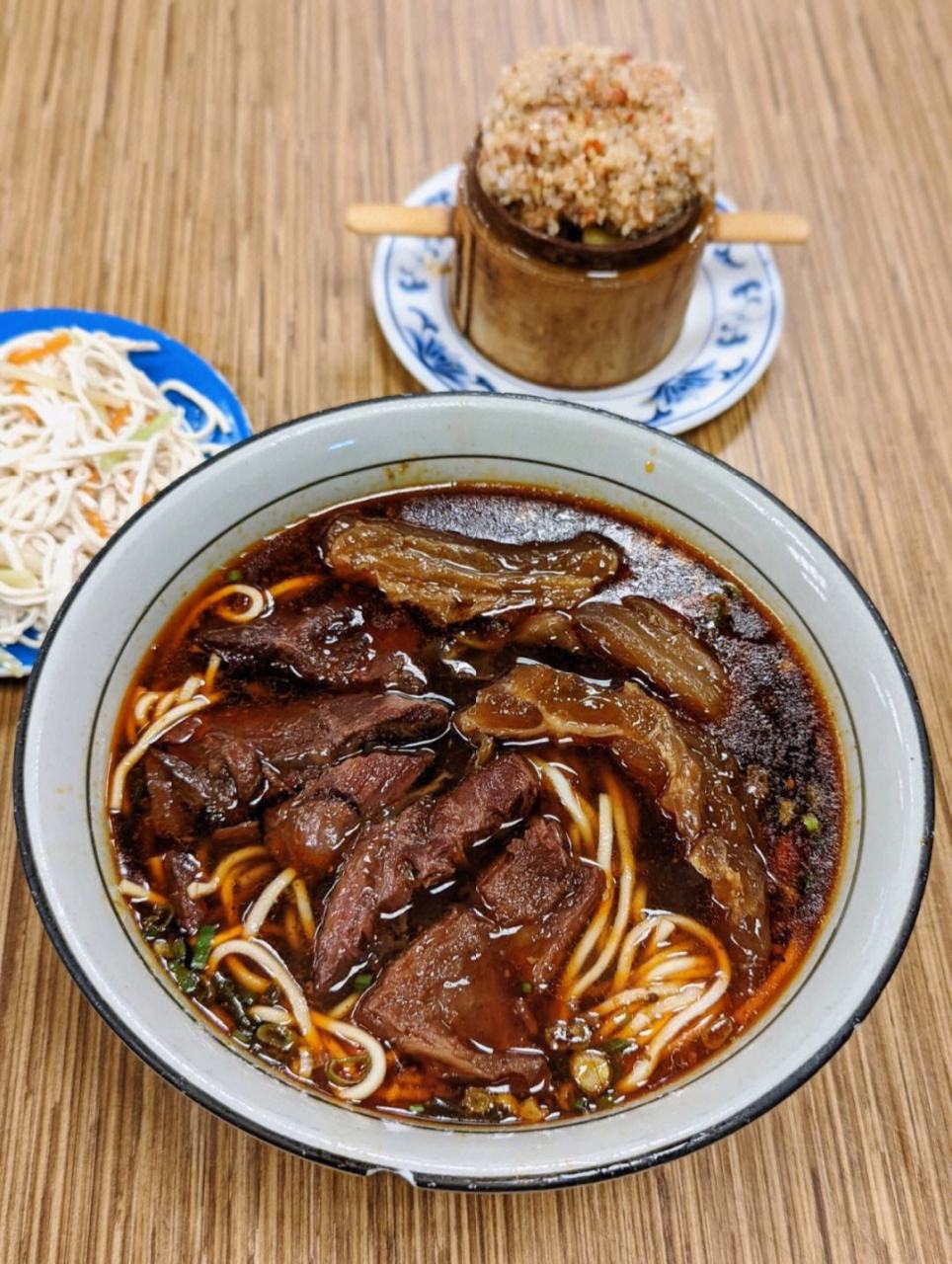 台北牛肉面:地道台湾味,中西合璧.传统中华特色与本土风味完美融合!