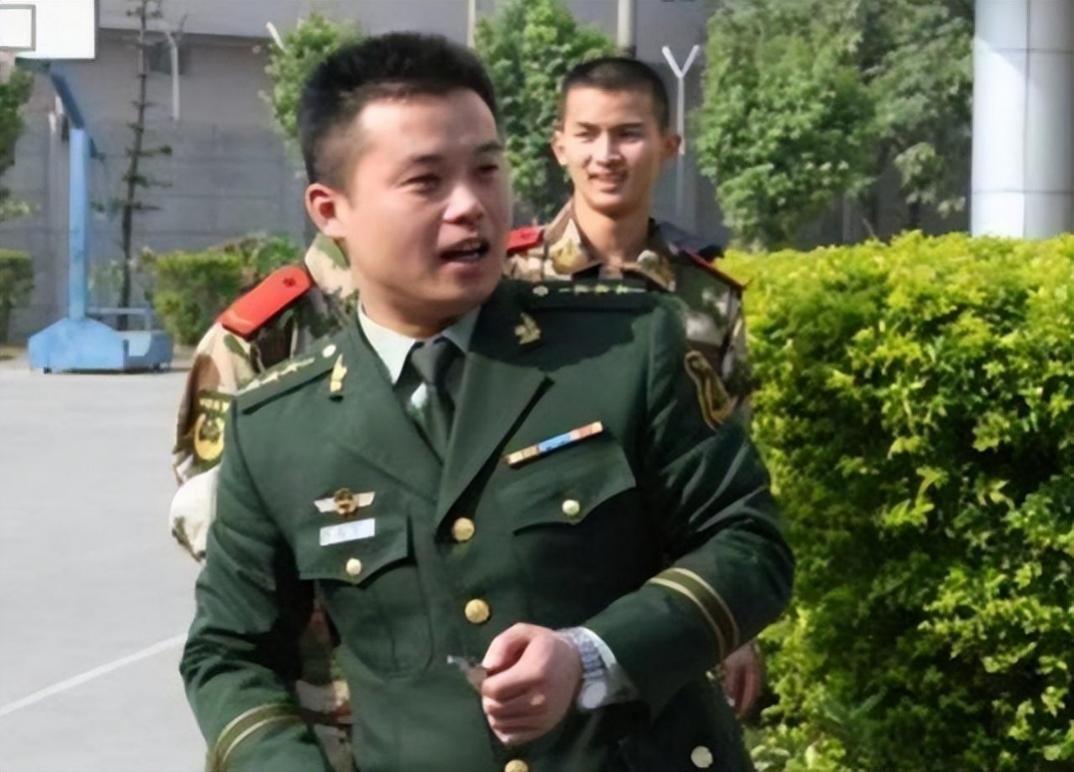 女武警庞洪雨31岁被特招入伍直接授少校警衔如今现状如何