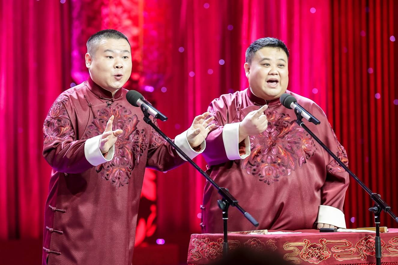 岳云鹏春晚的相声好不好看?著名导演直言:我过年不能骂人