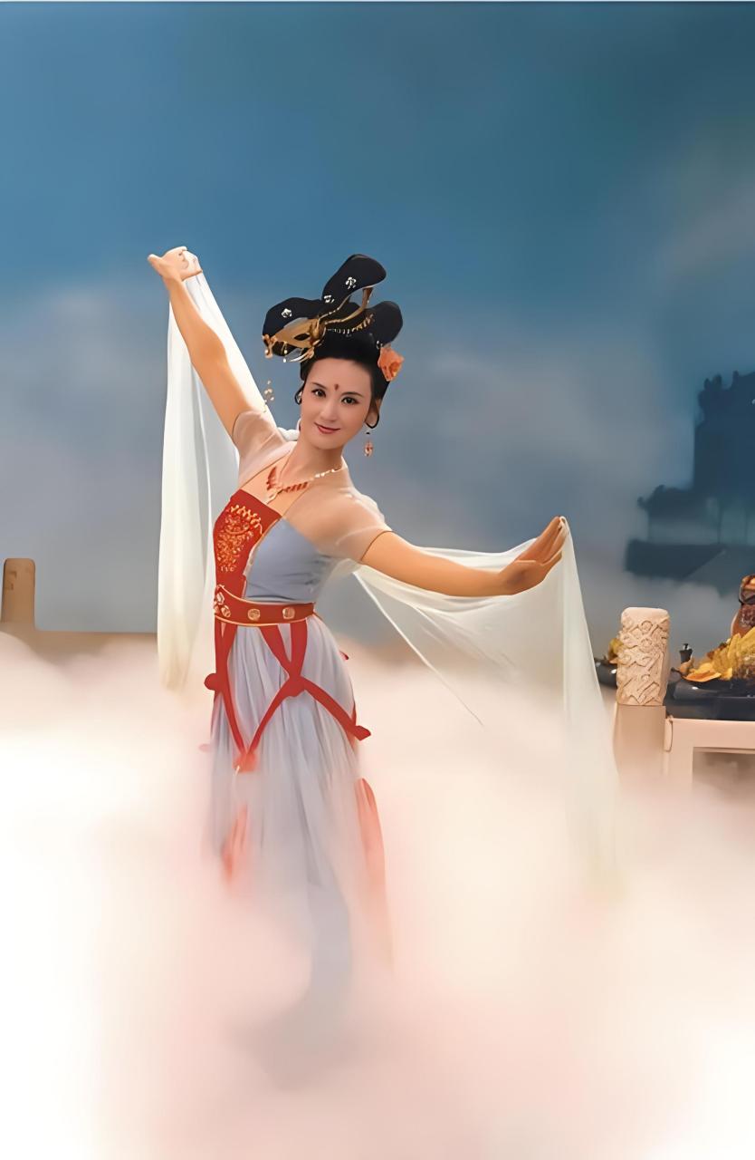 邱佩宁饰演的嫦娥仙子成为86版《西游记》经典,她舞姿与外貌令人难以
