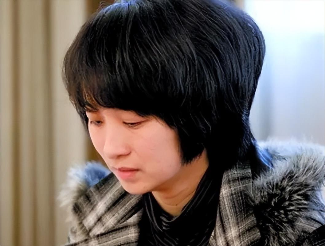 女武警庞洪雨31岁被特招入伍直接授少校警衔如今现状如何