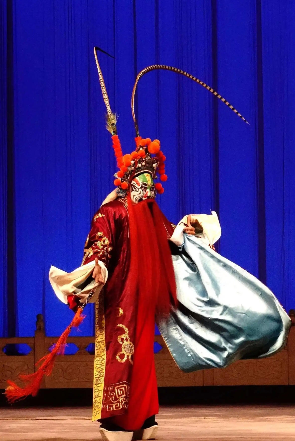 戏剧之巅,色彩之魂:架子花脸妆容,京剧的无声诗篇