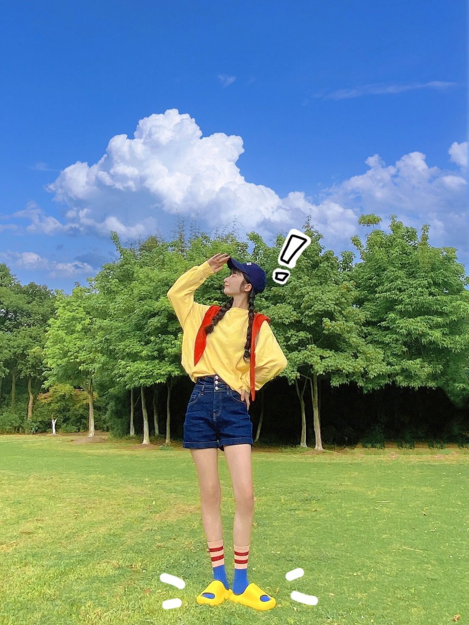 公园草地撞色拍照姿势95可爱的草地涂鸦拍照  家人们,今天我和闺蜜