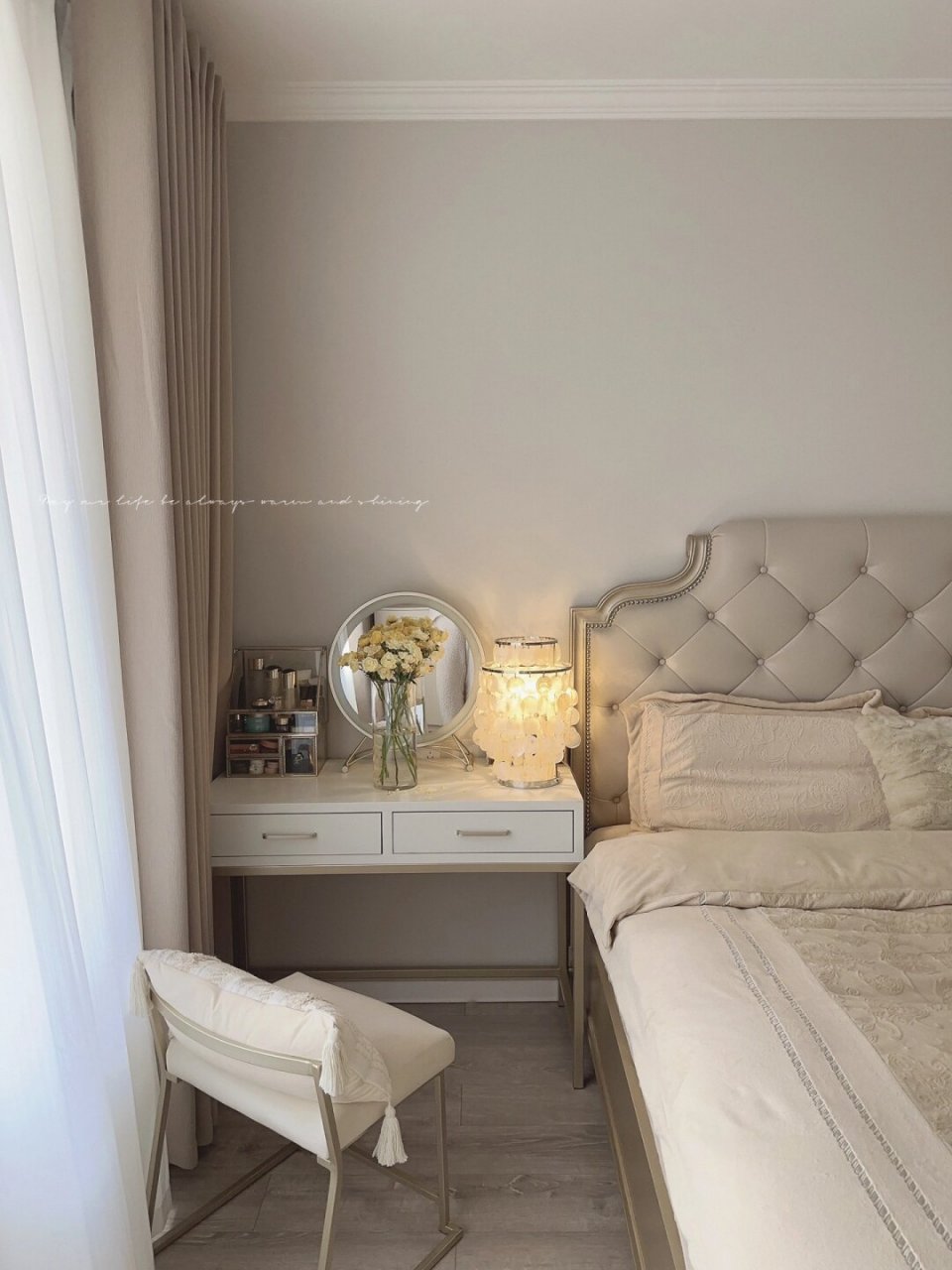 我的奶油色卧室复古又温柔  92卧室尺寸小报告: 长5米9015,宽3.