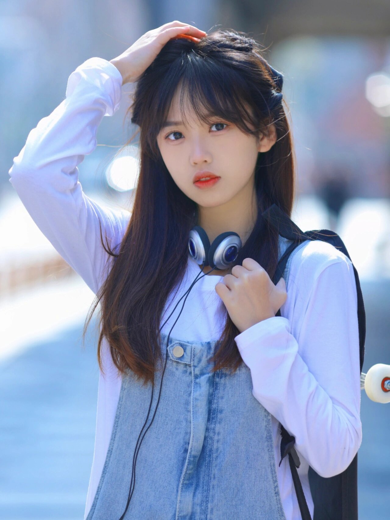 可爱女生的照片学校板 真人上学的漂亮的女生图片17岁女孩的图片大全