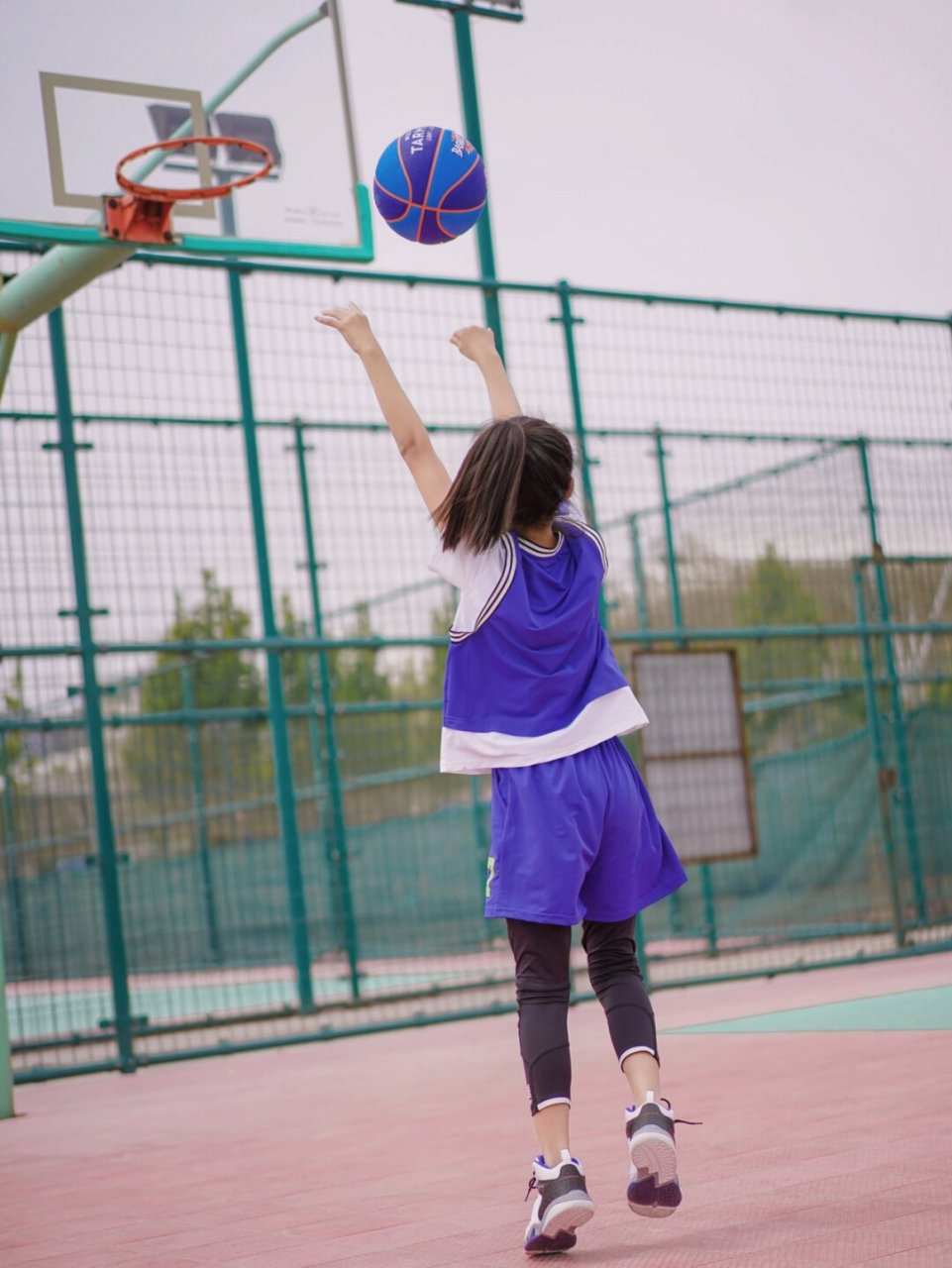 拜托,打篮球的女孩很酷的好吗?