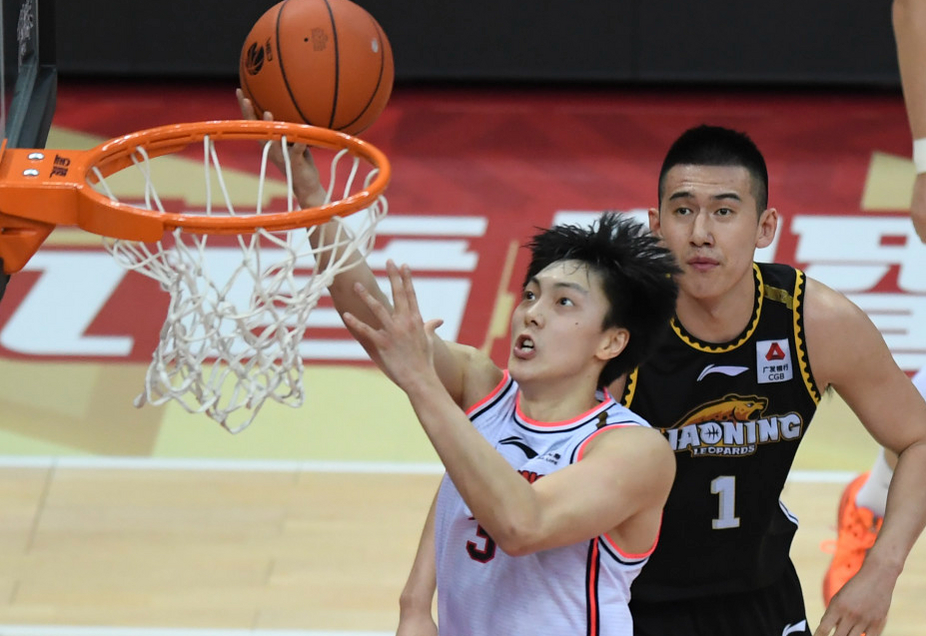 97广东宏远三人组胡明轩,徐杰和杜润旺入选中国男篮!场均16.