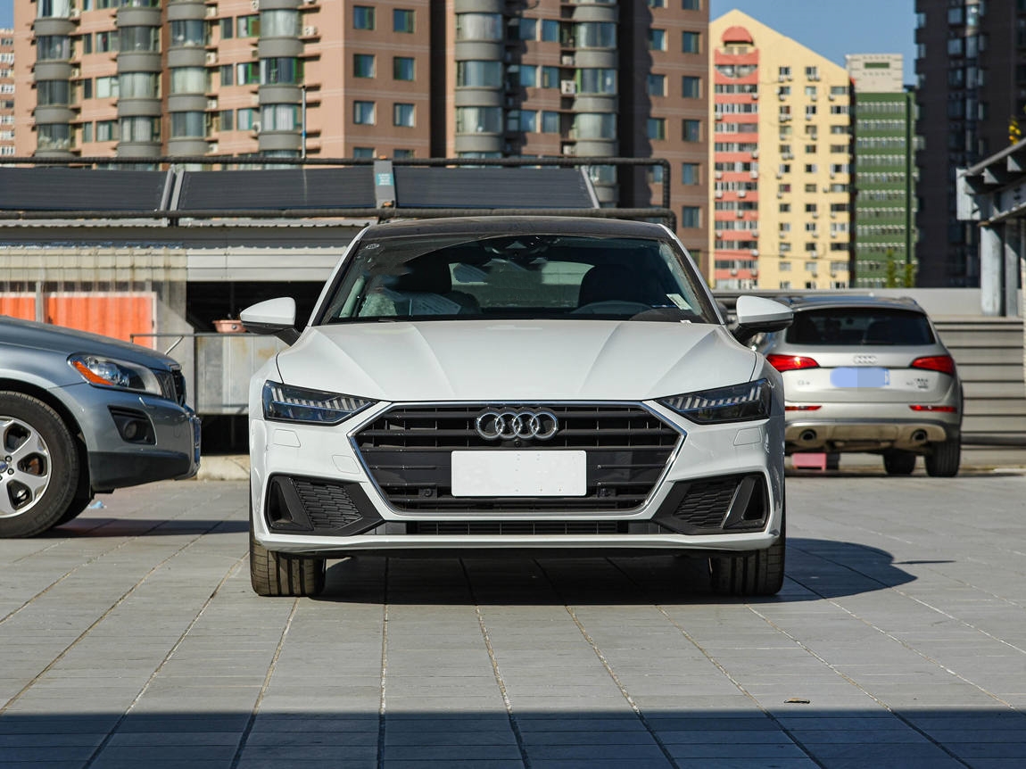 0t 7速双离合 265马力!裸车62万多!23款奥迪a7 45tfsi臻选型