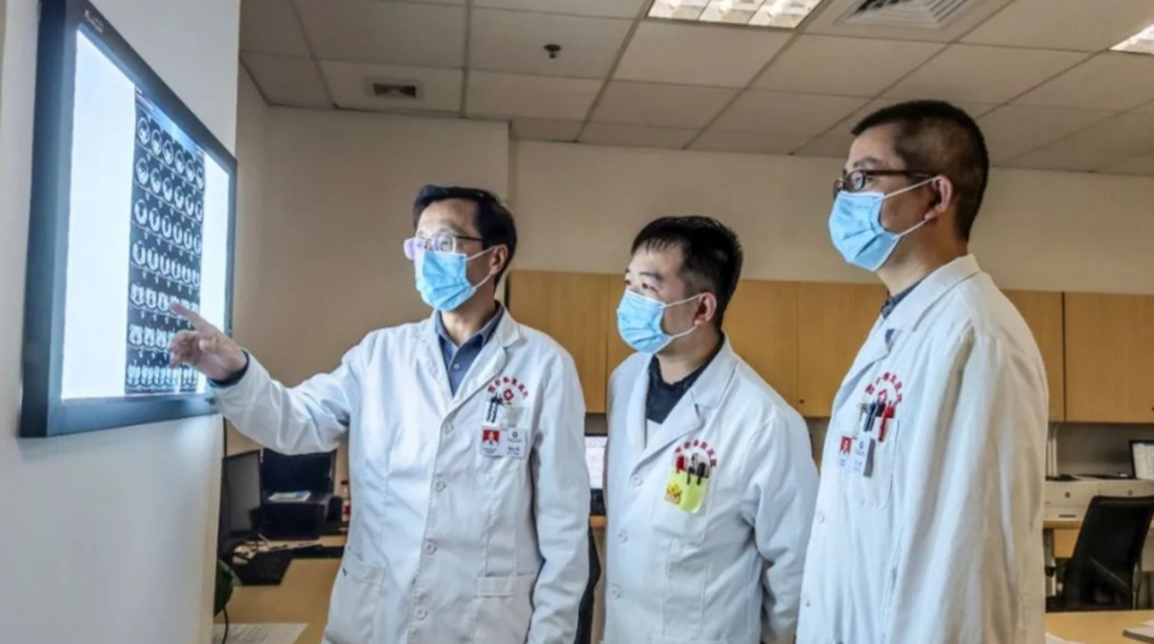 西安市临潼区新区落成的秦皇医院是一家三甲大医院,硬件措施很蜕破