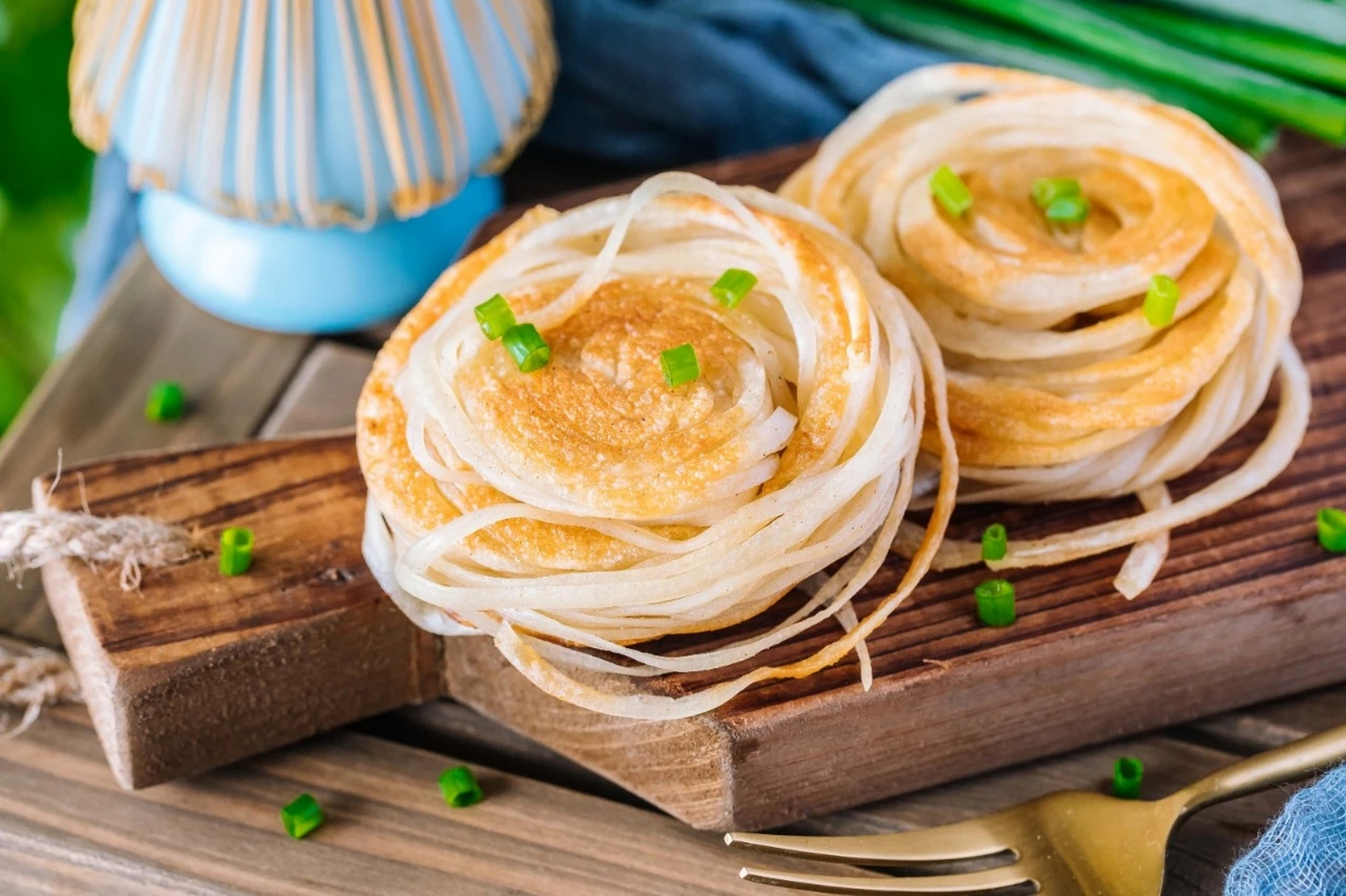 山东烟台特产美食:盘丝饼!