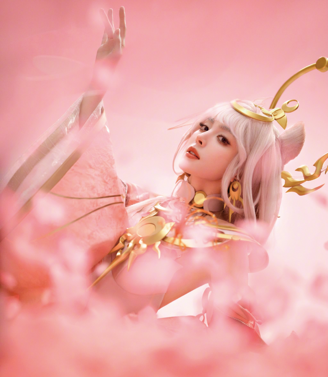 娜扎 再次cos貂蝉,舞袖动风铃,凝神见朱曦,沐浴于晨曦之中的仙子貂 