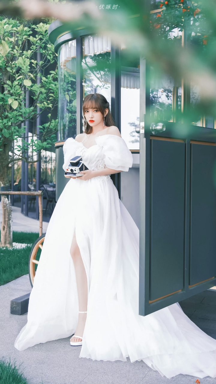 程潇仙境之夜 白色抹胸裙 ​​​