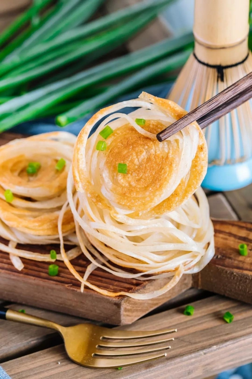 山东烟台特产美食:盘丝饼!