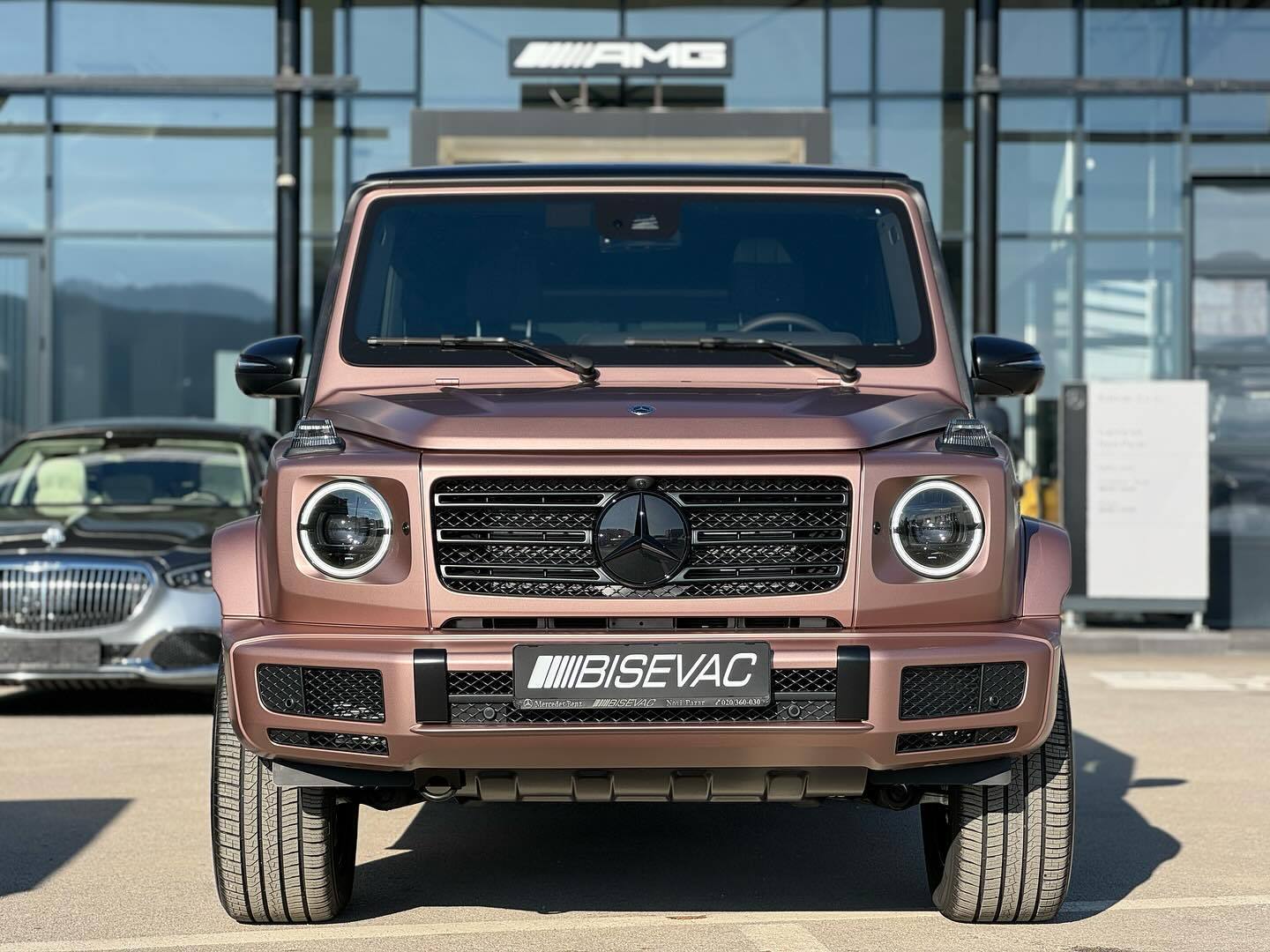 奔驰g级特别版上市,换上钻石logo,车内配有4颗钻石,售254万