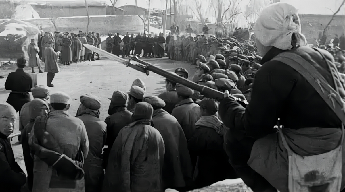 1945年一日本商人来收皮货八路军发现不对劲必须控制住他