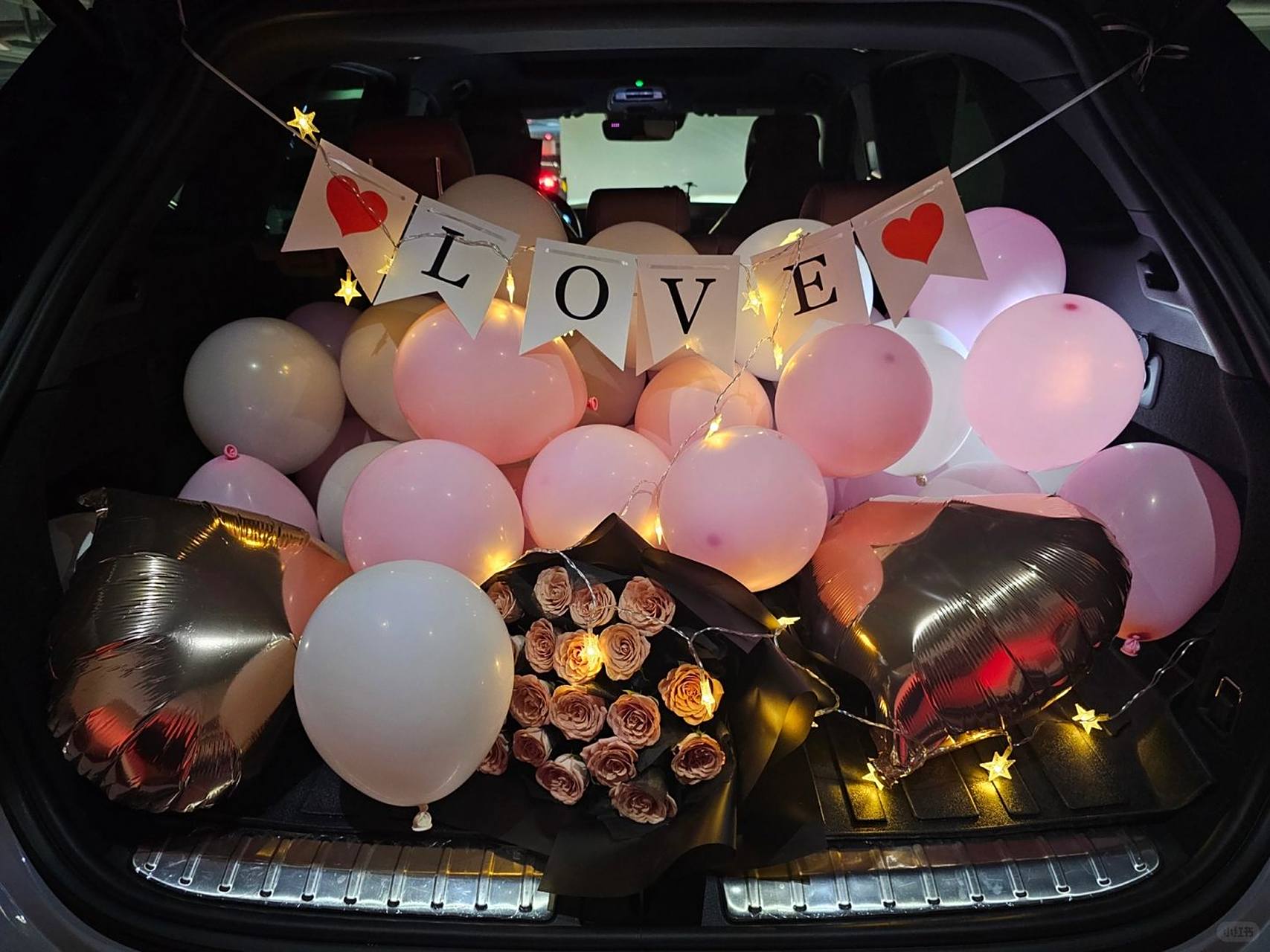 七夕惊喜揭秘:蔚来后备箱化身浪漫告白神器,让爱意满溢!